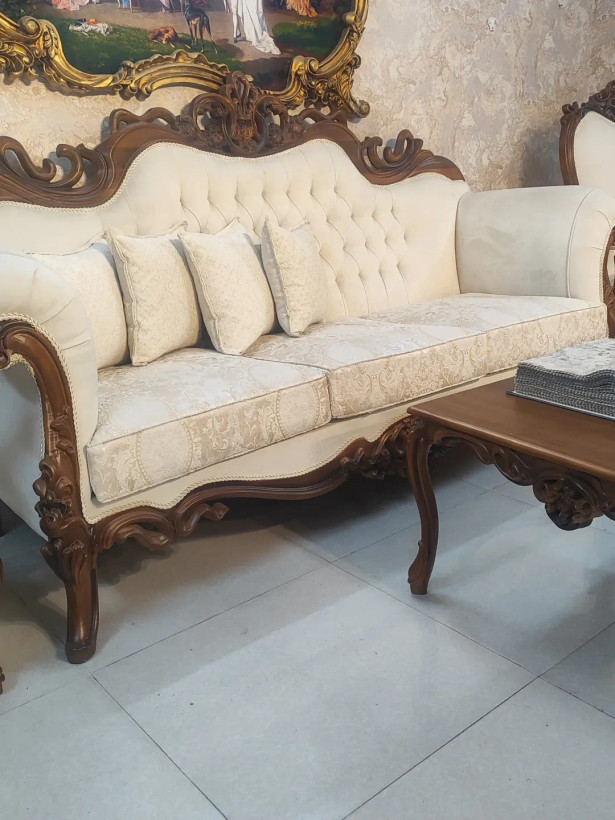 مبل کلاسیک افسون با پارچه رنگ روشن