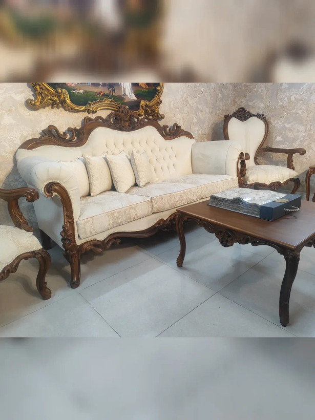 مبل کلاسیک افسون با پارچه رنگ روشن