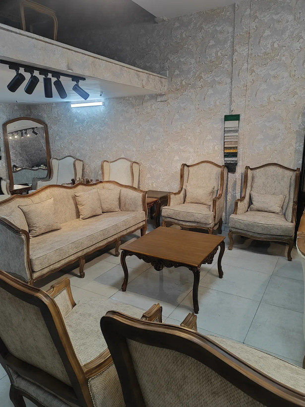 مبل نئوکلاسیک فرانسوی با رنگ چوب خود رنگ
